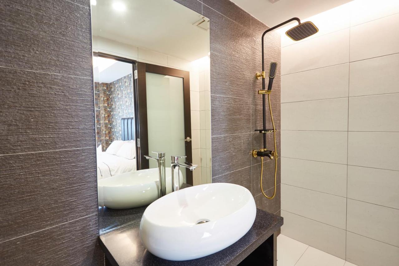 Dream Luxury Hotel Muar Esterno foto