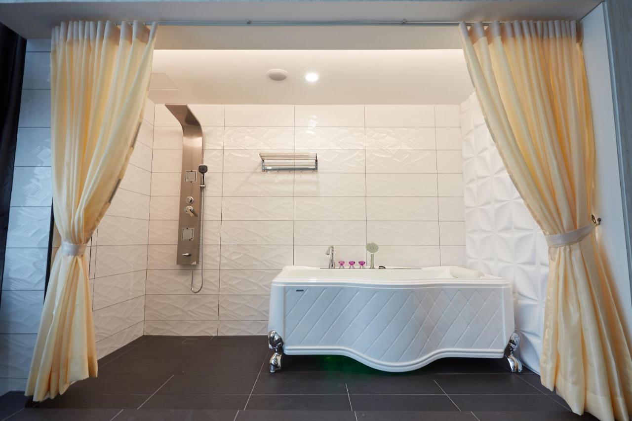 Dream Luxury Hotel Muar Esterno foto