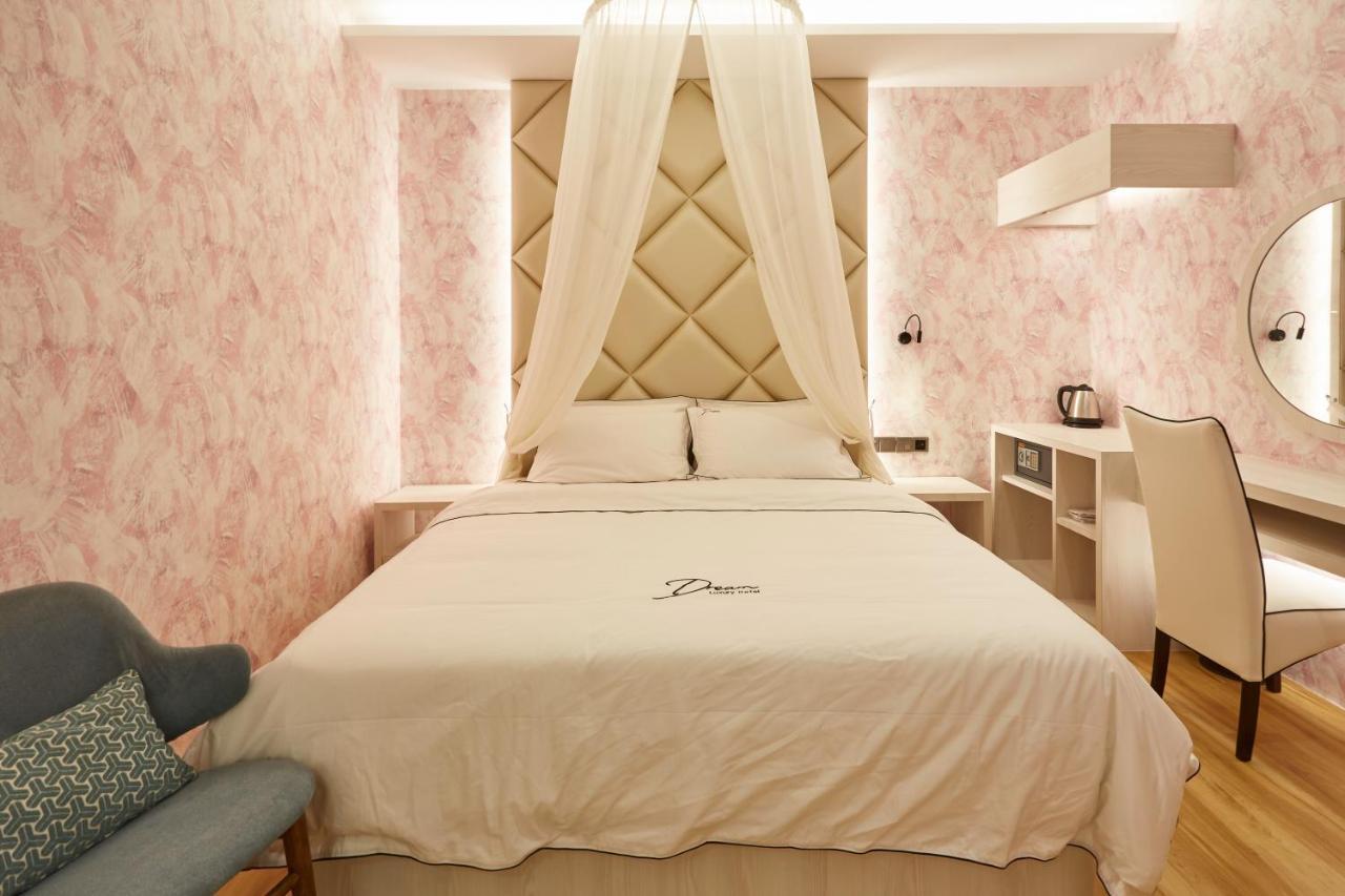 Dream Luxury Hotel Muar Esterno foto